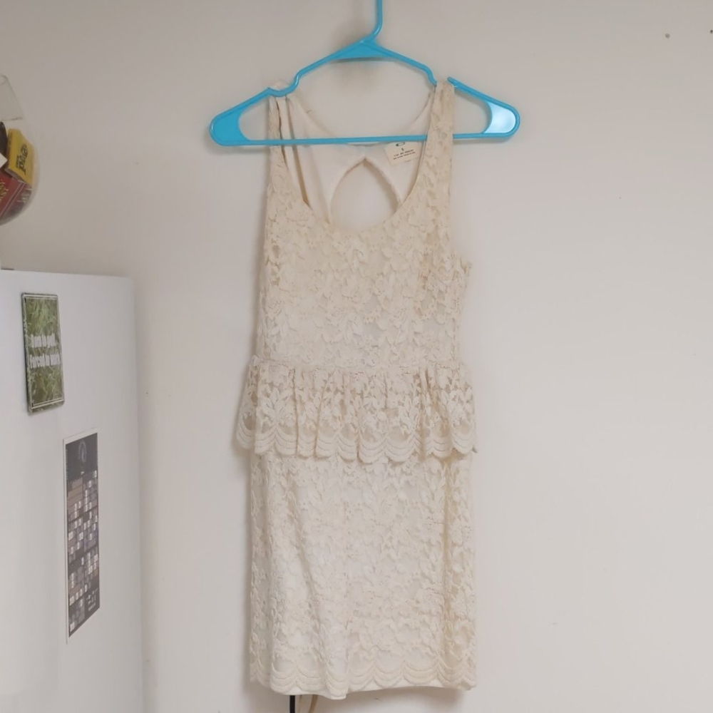 White lace short sleeve dress